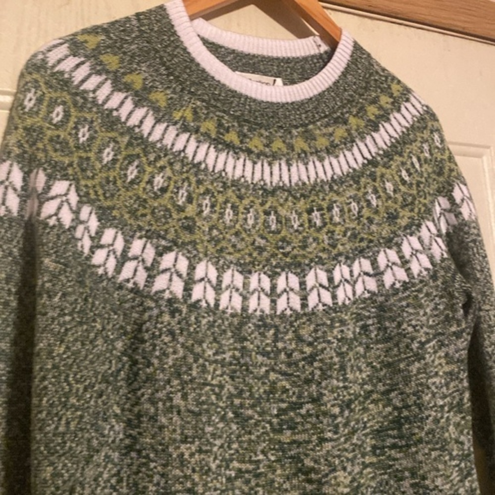 Collection‎ L Sweater - Picture 2 of 6